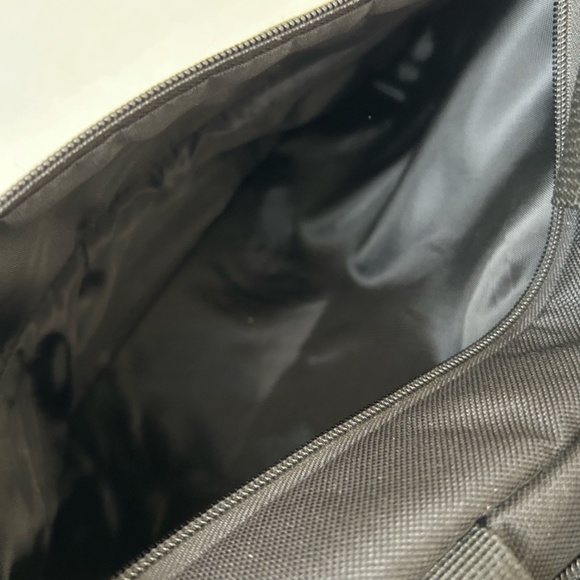 Laptop Bag - Black Nylon - Handle - Zipper Closure -Padded - 12.5" x 9" x 2.5" - Picture 6 of 10